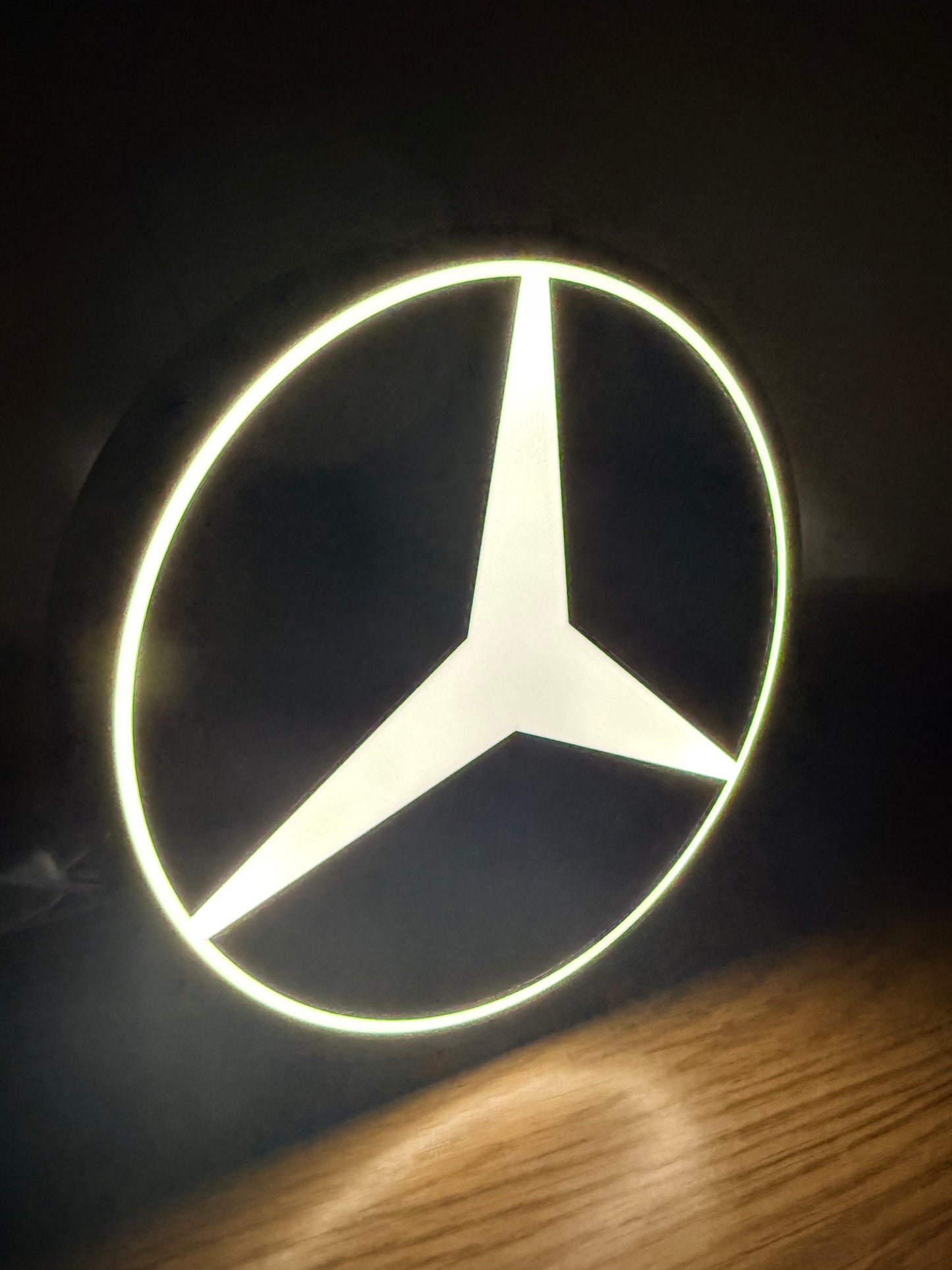 Luminária LED 3D Estrela Mercedes-Benz